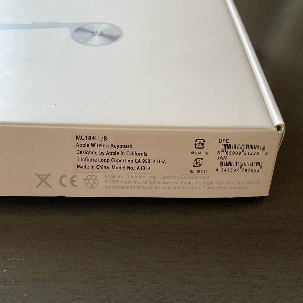 Apple Wireless Keyboard - Picture 3 of 8
